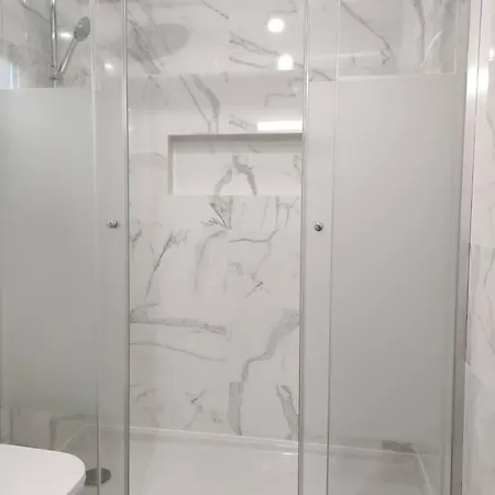 Spacious 26 Apartment *